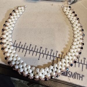 Luxurious Pearl and Bead Necklace